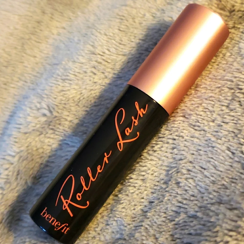 BENEFIT ROLLER LASH SUPER-CURLING & LIFTING MASCARA.